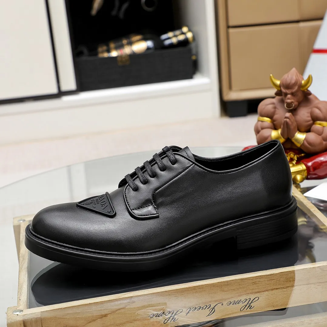 Men's shoes 💰620 💰💰🎩🎩【Prada】Counter 1:1⬆️original reproduction, absolute quality🆗original outsole, high-quality imported rubber, wear-resistant and non-slip, never degummed, upper material: imported first-layer cowhide➕anti-slip foam outsole, official website material, inner material: water-dyed leather lining, 3 colors available! Code number 38-44 (45. Can be customized)